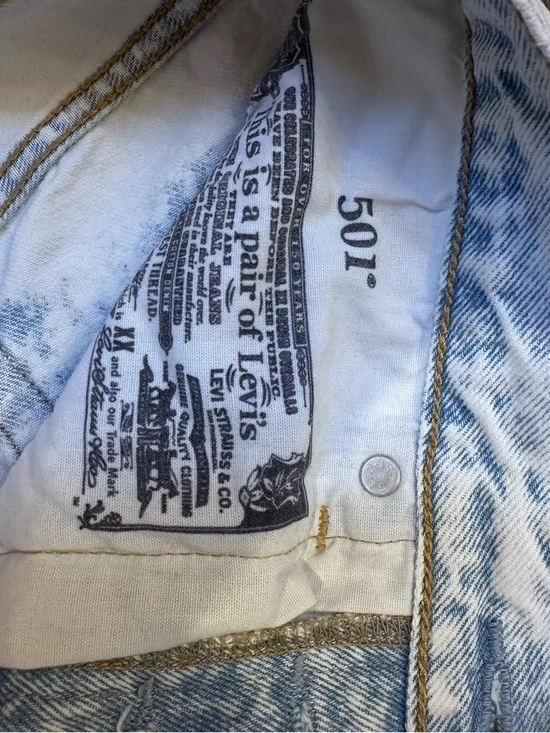 Levi's Light Blue Washed Straight Jeans - Button-Fly - Picture 4 of 5